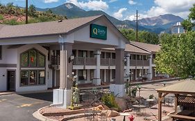 Rodeway Inn And Suites Colorado Springs